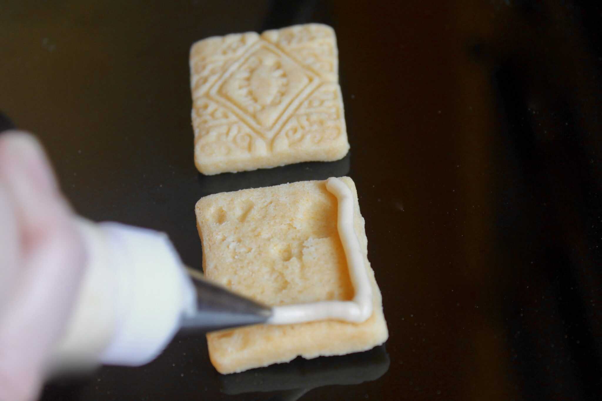 How to Woo a Brit Bake them Homemade Custard Creams (Custard Cookies