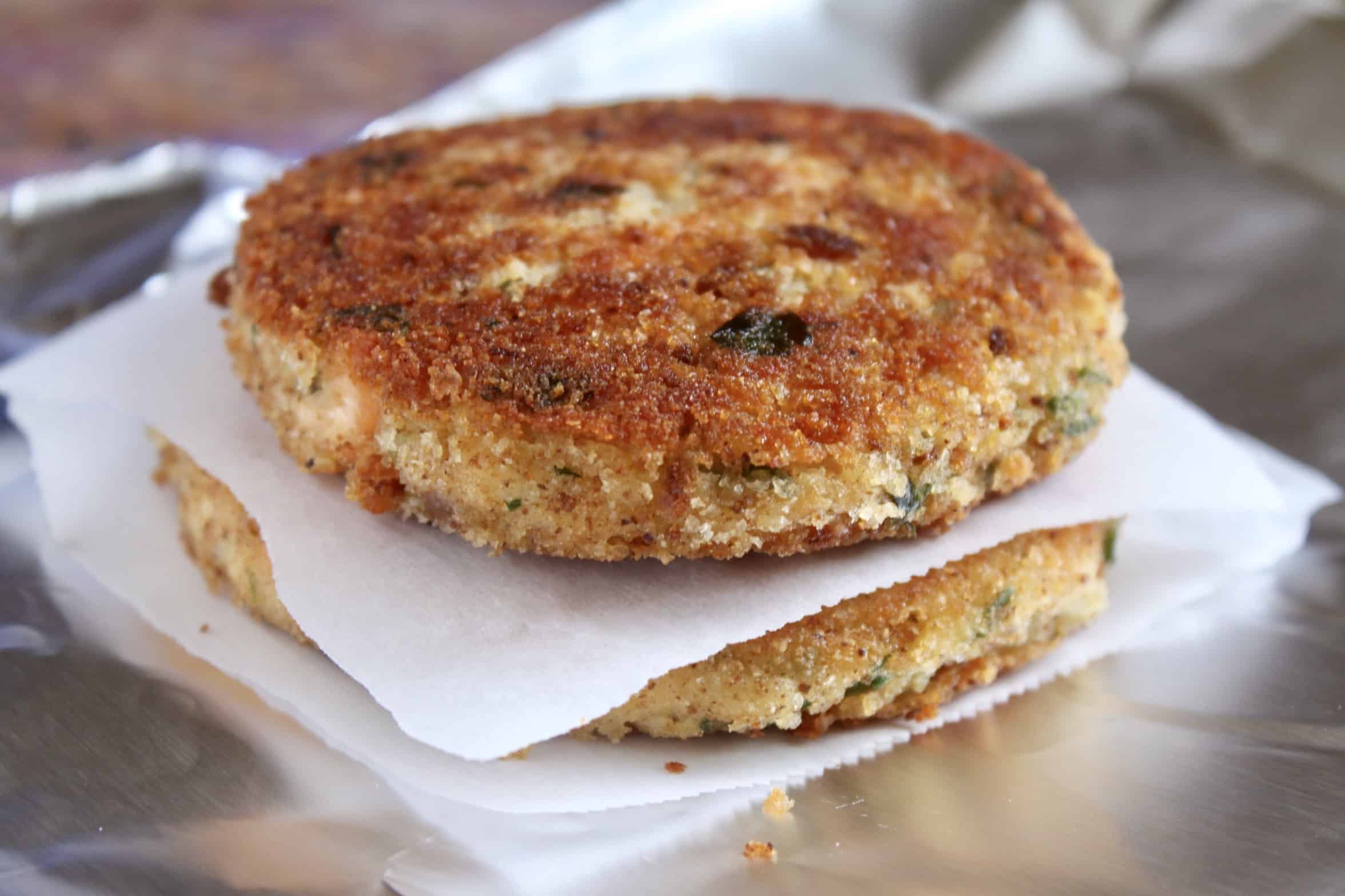 Easy, Step by Step Potato and Salmon Fish Cakes (Salmon Patties