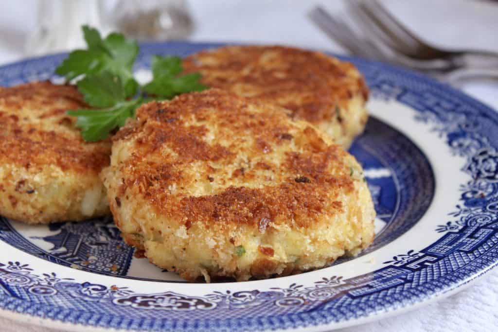 Easy, Step by Step Potato and Salmon Fish Cakes (Salmon Patties