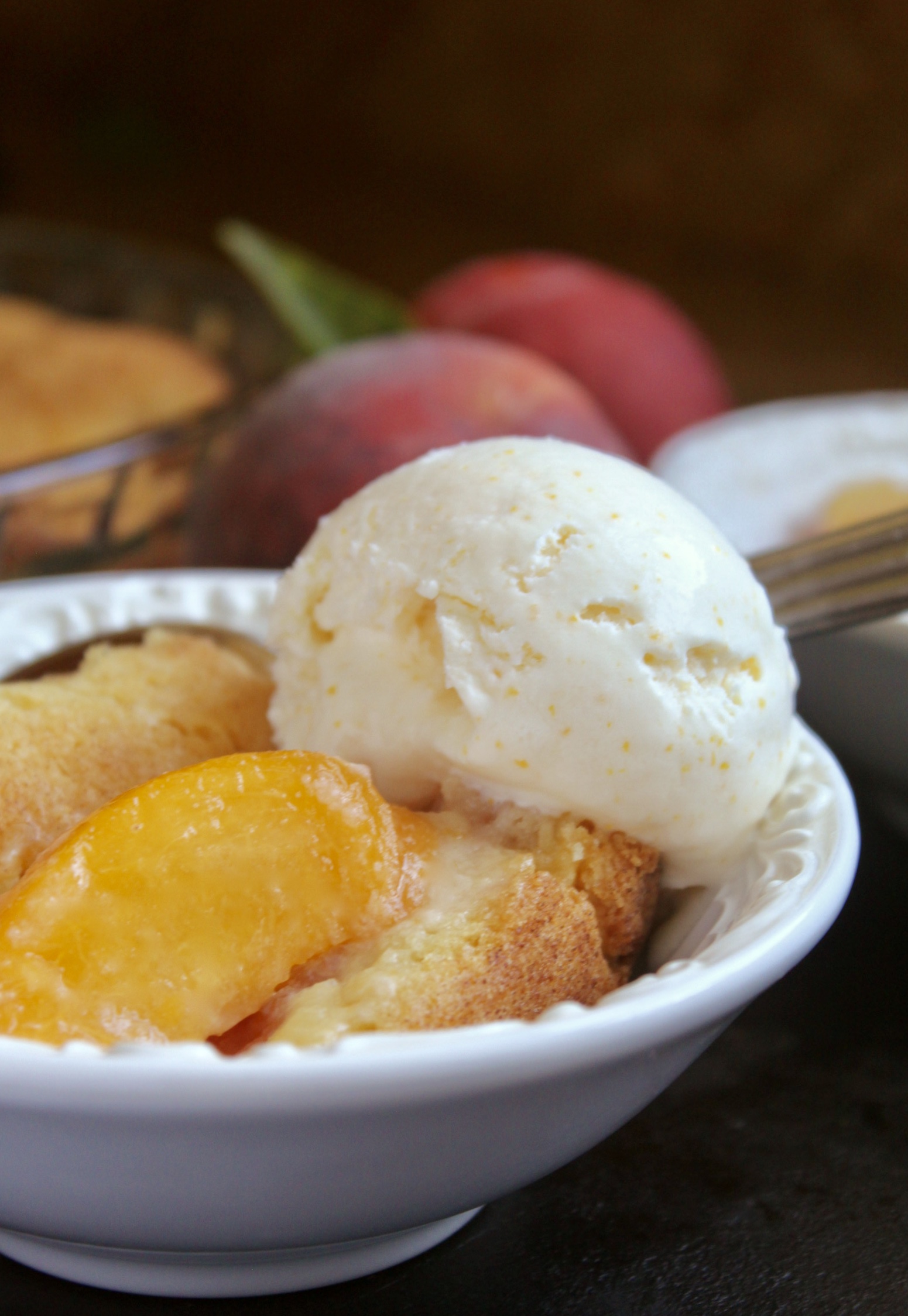 Easy Peach Cobbler (Using Fresh, Frozen or Canned Peaches) Christina