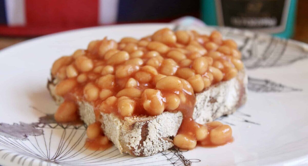 Beans on Toast (The Proper British Way Recipe by a Brit!) Christina
