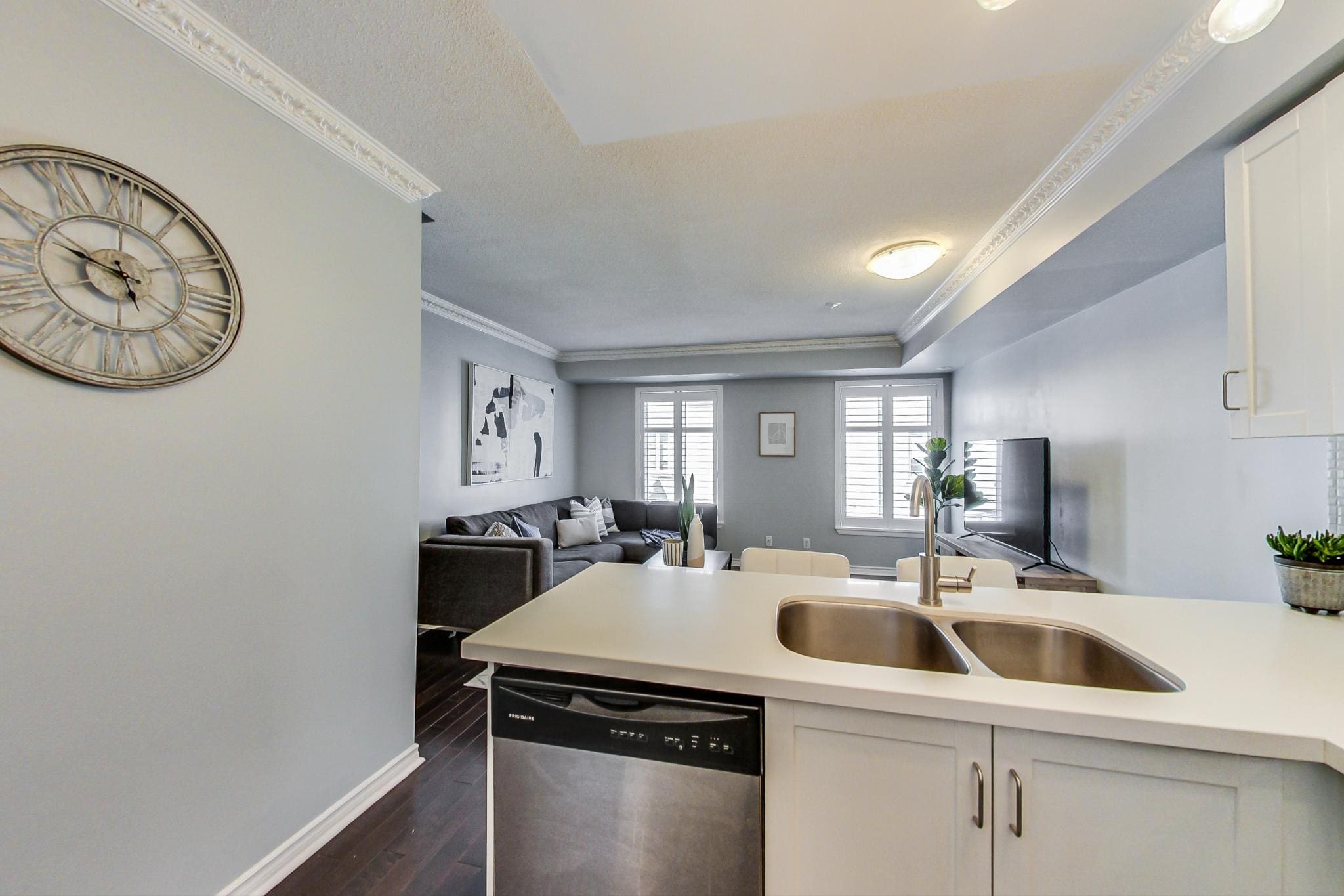 46 Western Battery Rd, Suite 839 The Christine Cowern Team