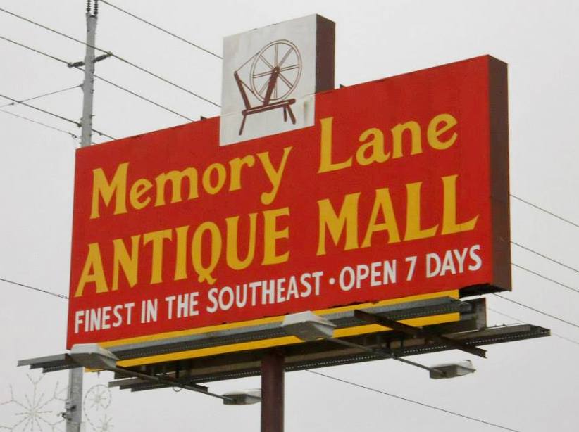Memory Lane Antique Mall Sevierville TN Vintage Christmas