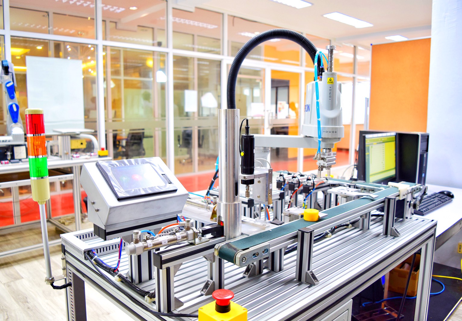 Lab Automation Market Pioneering the Future, Poised to Exceed US 5.5