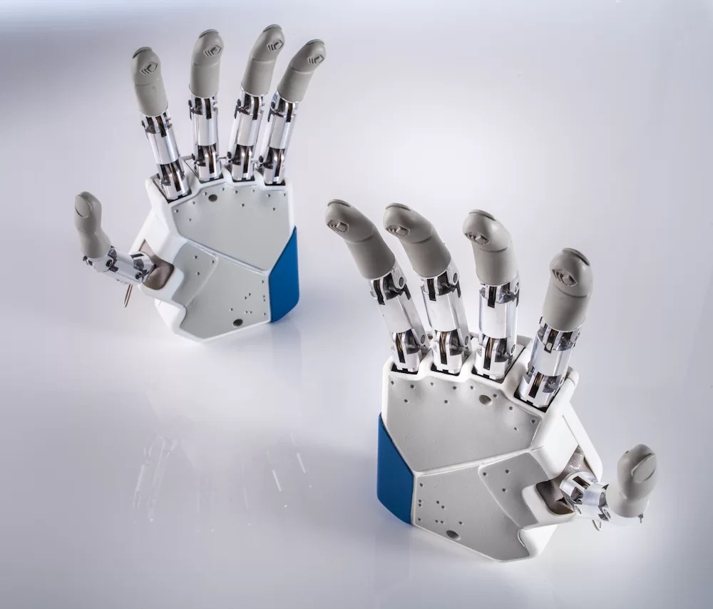 A hand exoskeleton for rehabilitation CiEsse