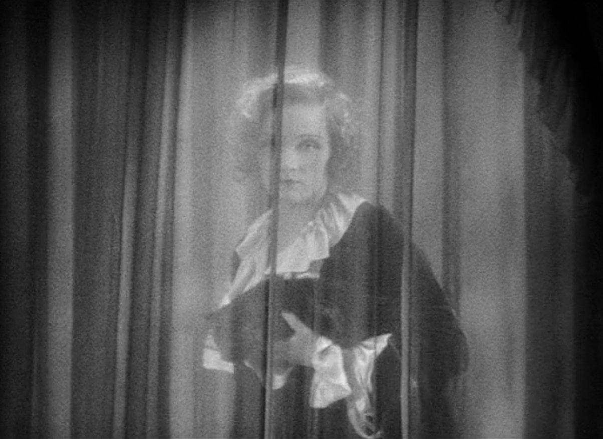 Agent X 27 CinéLounge