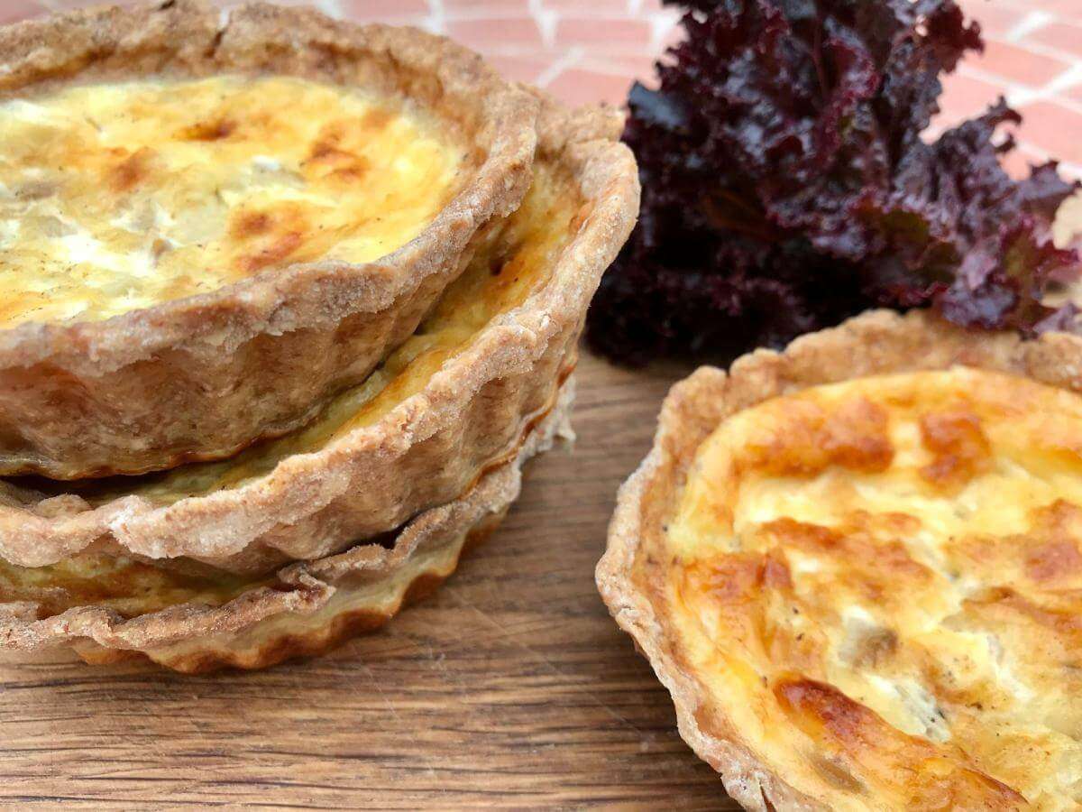 Mini Cheese and Onion Quiches (without Cream) Cinnamon and Kale