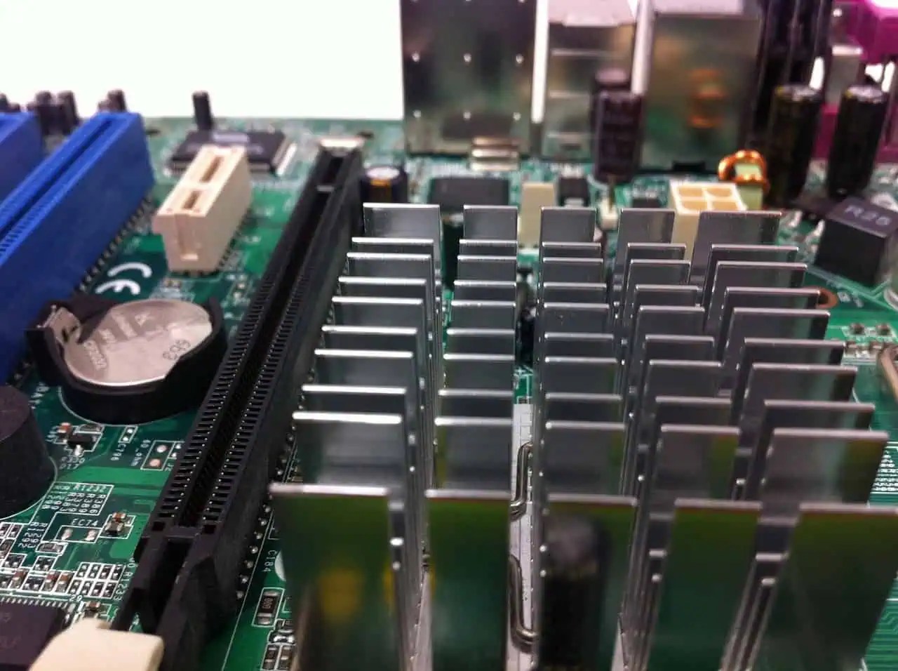 A Guide to Electrical Heat and Heat Sinks Circuit Basics