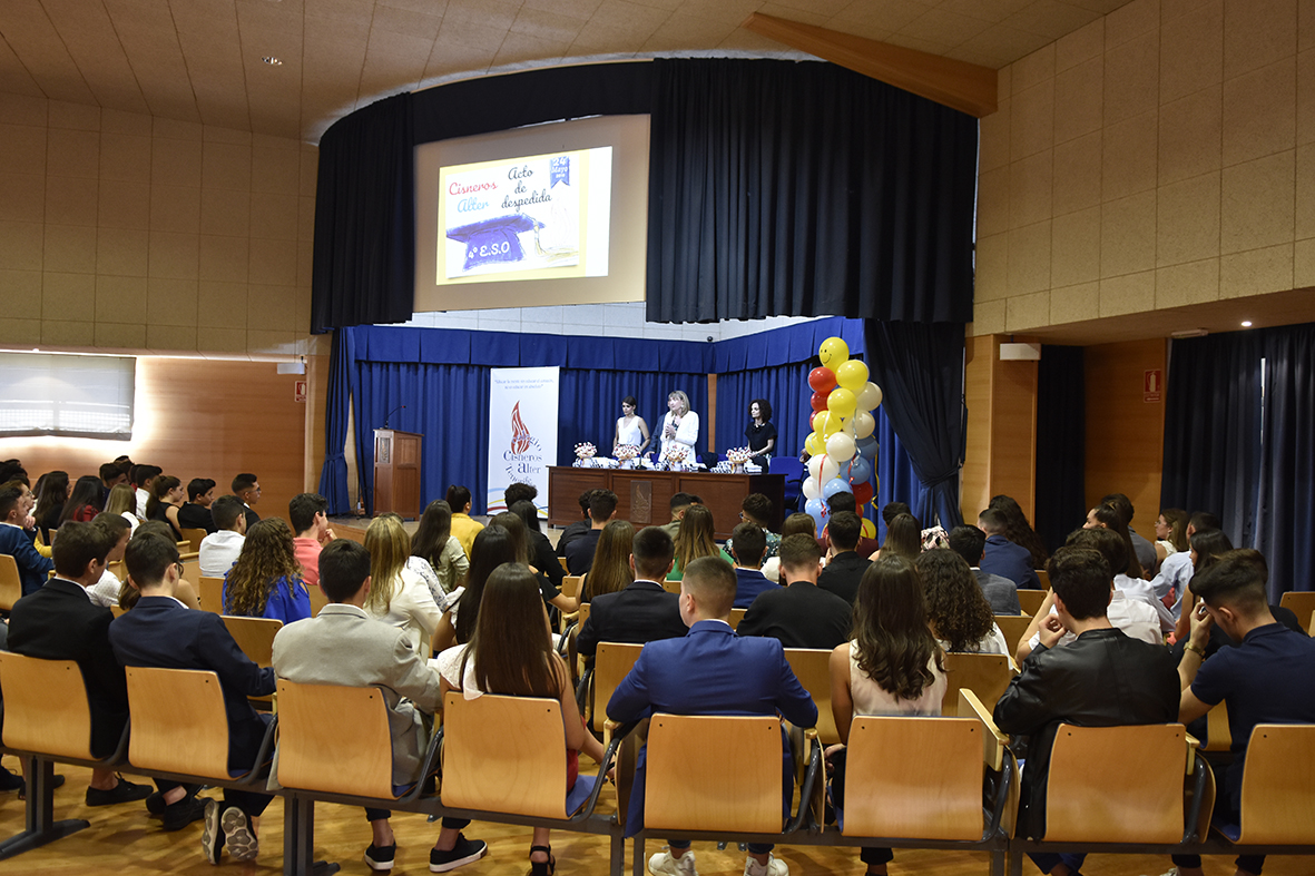 Nuestros alumnos de 4º ESO celebran su acto de despedida Colegio