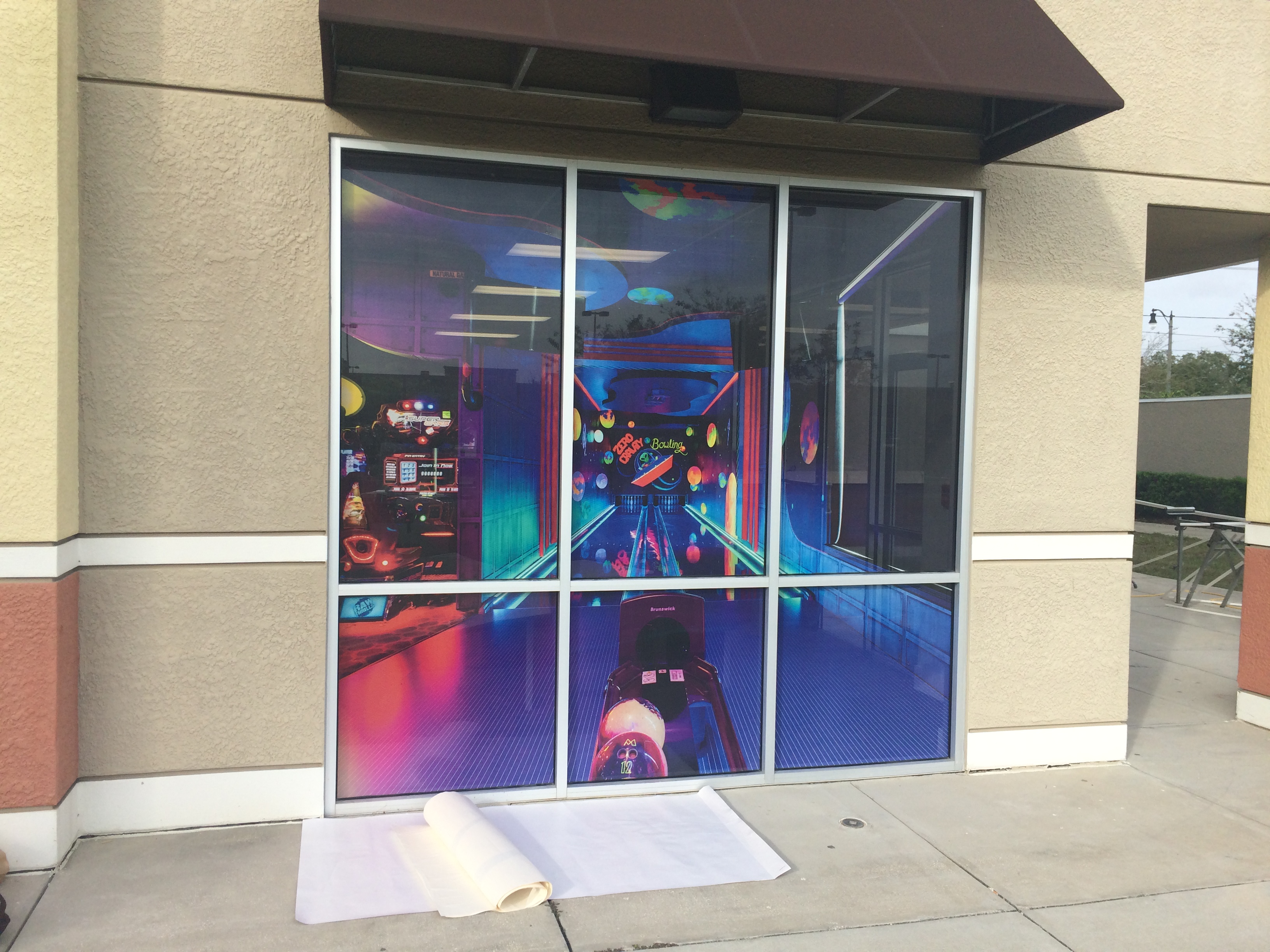 The Many Uses of Window Graphics in Orlando FL