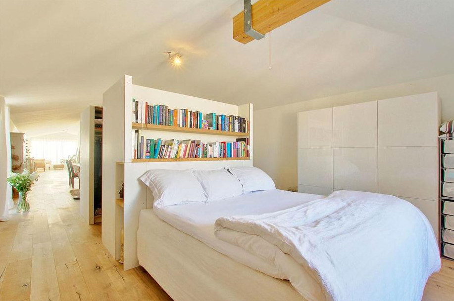 Ideas for converting an open apartment into one bedroom in Holland