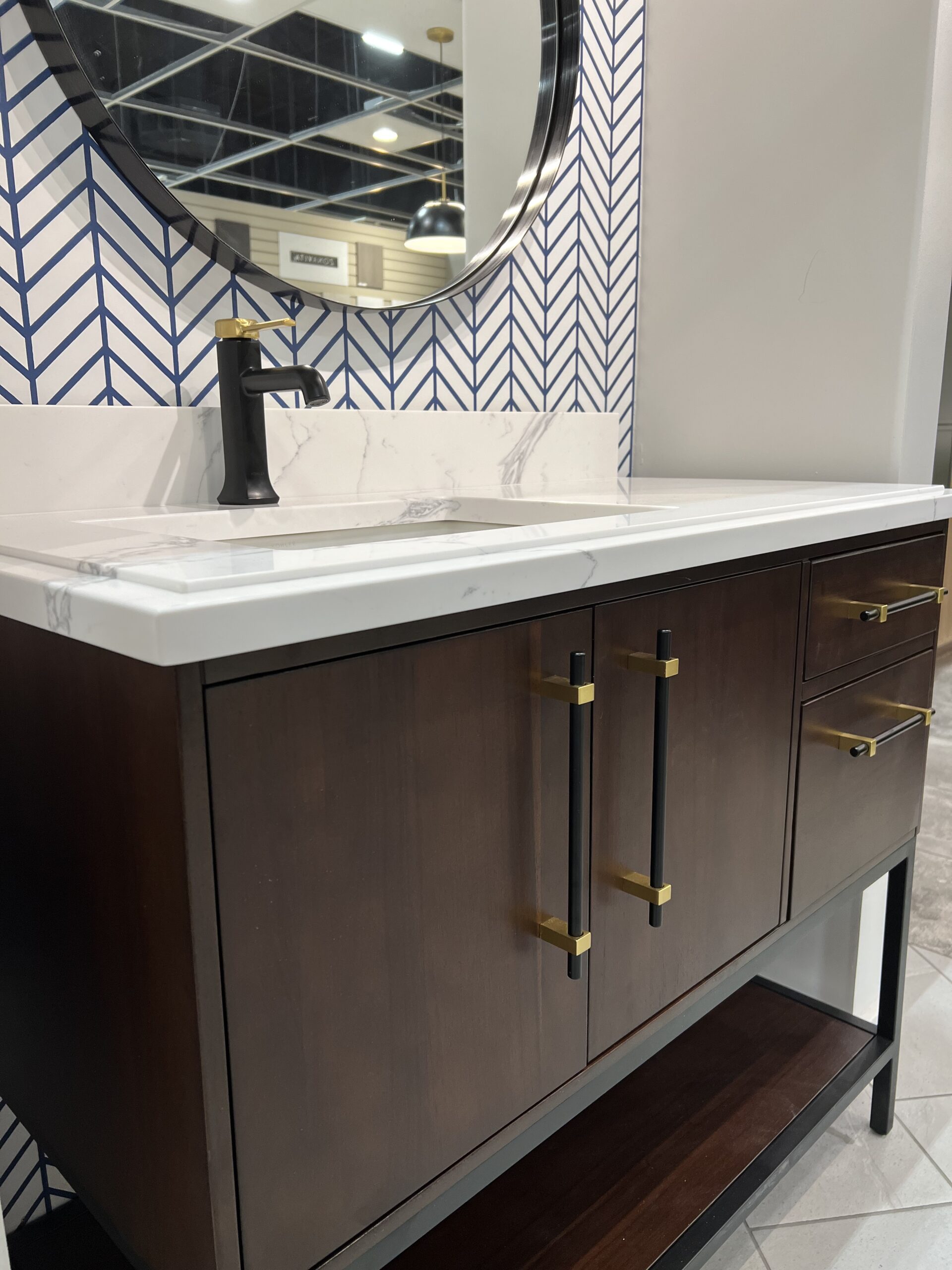 Omaha Hardware Resources Vanity Display I CKF