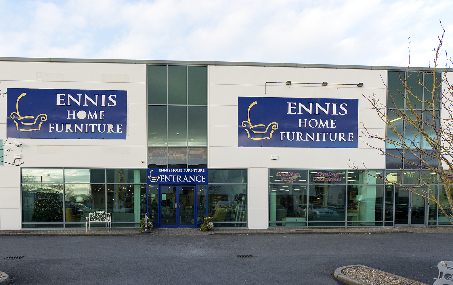 Ennis Home Furniture Christmas shoppers with extended opening