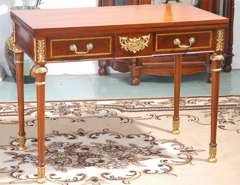 Italian watertown table Furniture Exclusive Design Class Antique