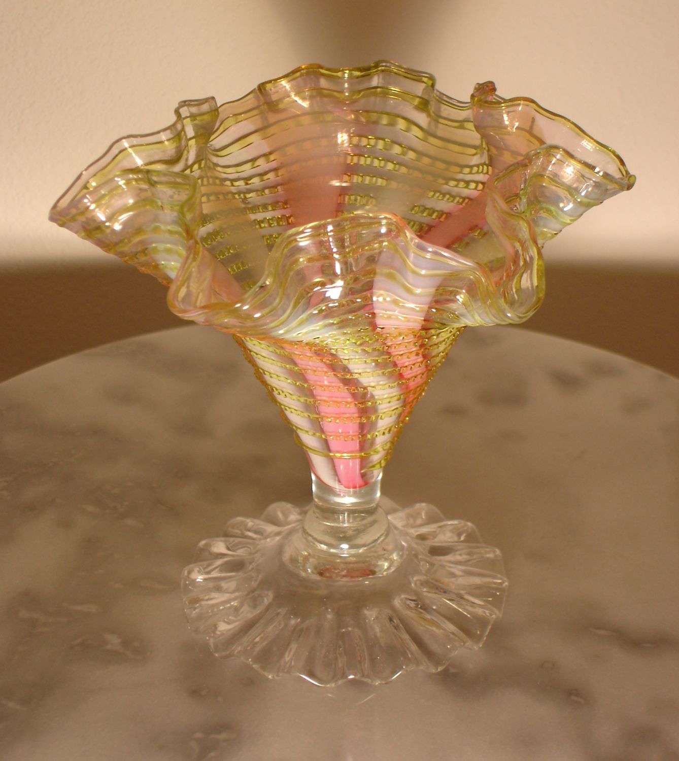 Thomas b Fabulous English Victorian Threaded Art Glass Vase eBay