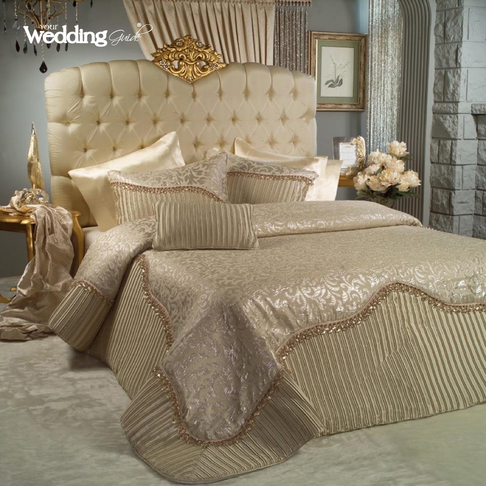 Bedspread Colors and Cushions For A Beautiful Room Top and Best