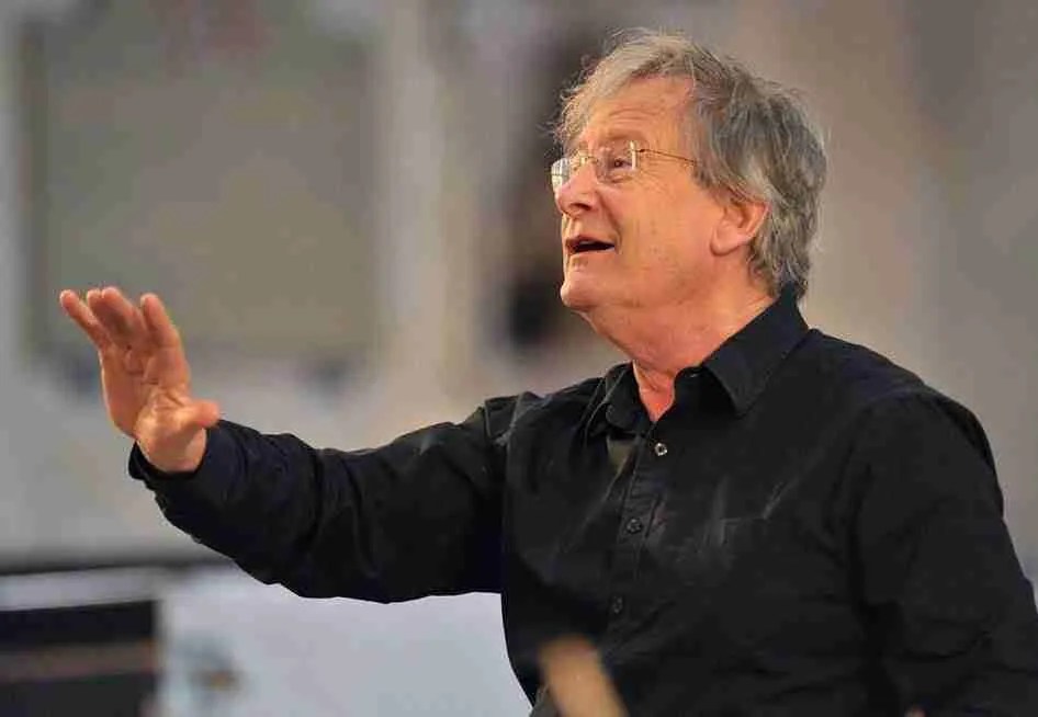 Sir John Eliot Gardiner conducts Mozart 40 & Requiem The Classical Source
