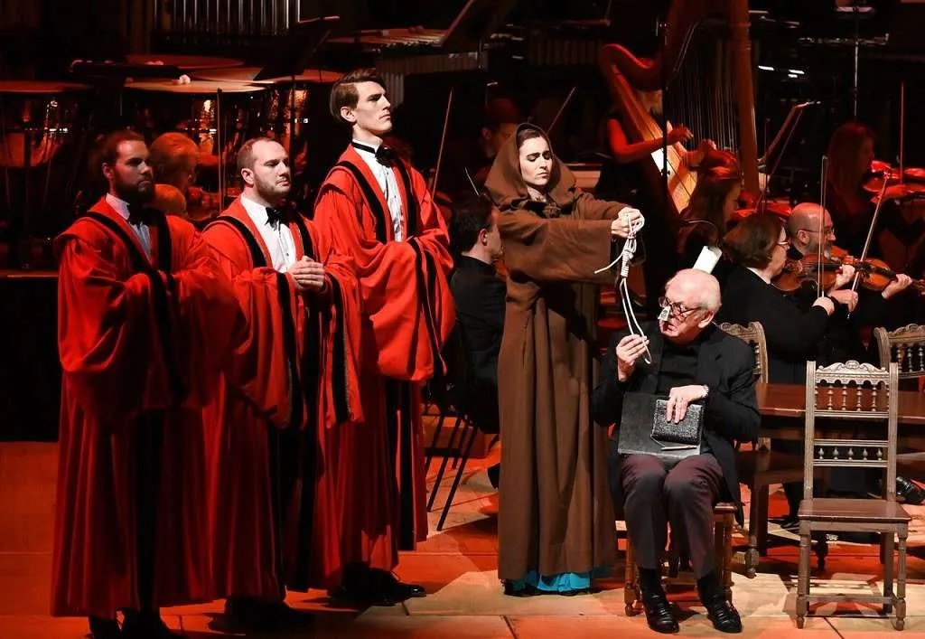 LSO Marin Alsop conducts Leonard Bernstein’s Candide Leonardo