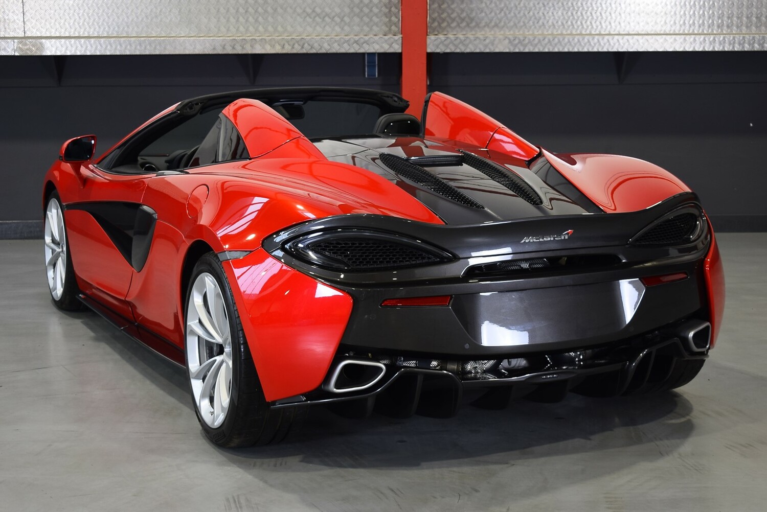 Auction McLaren 570S Spider 3,8L Twin Turbo V8 from 2018 for sale at