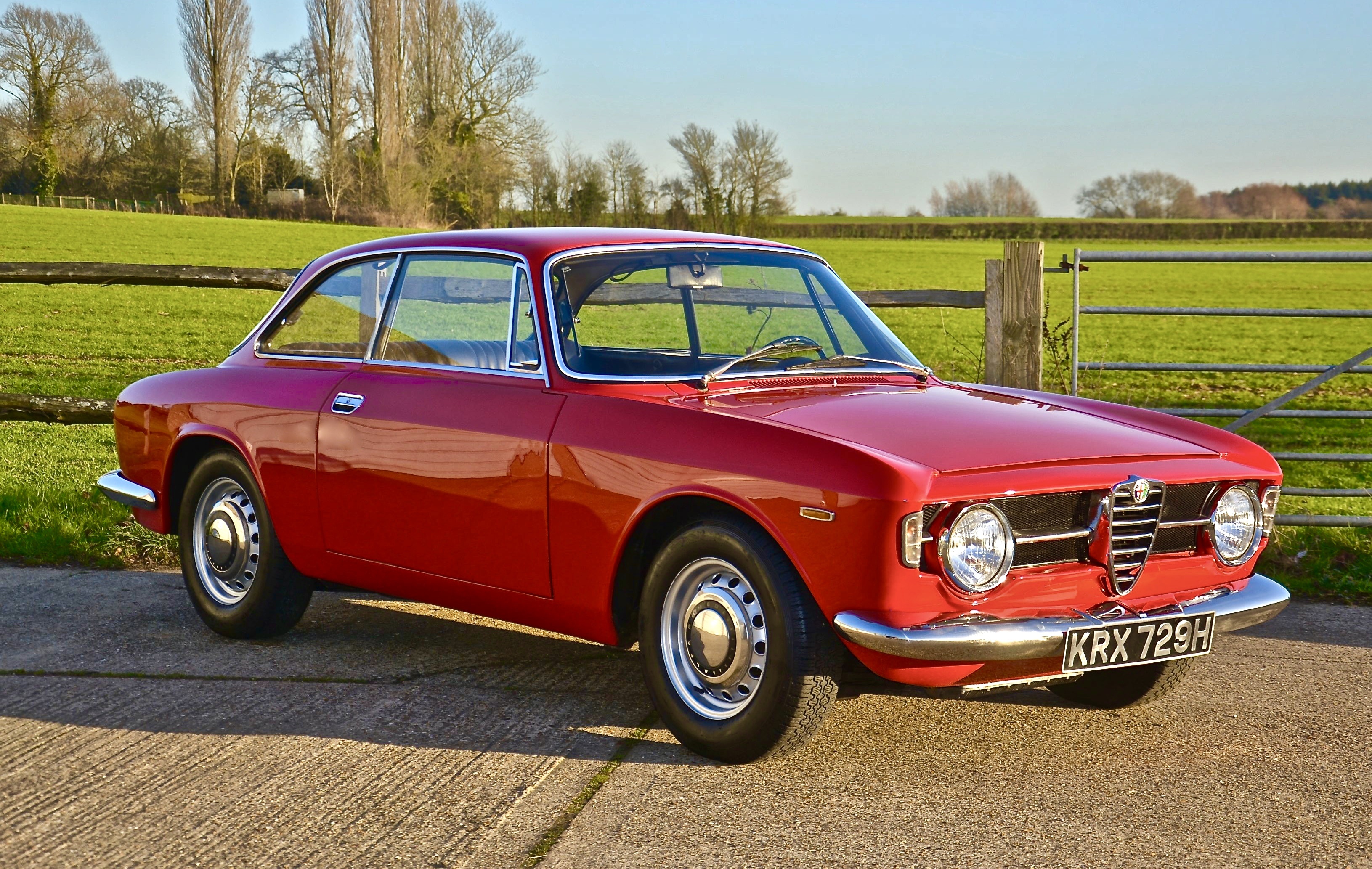 1970 Alfa Romeo Giulia - Gt1300 Junior | Classic Driver Market