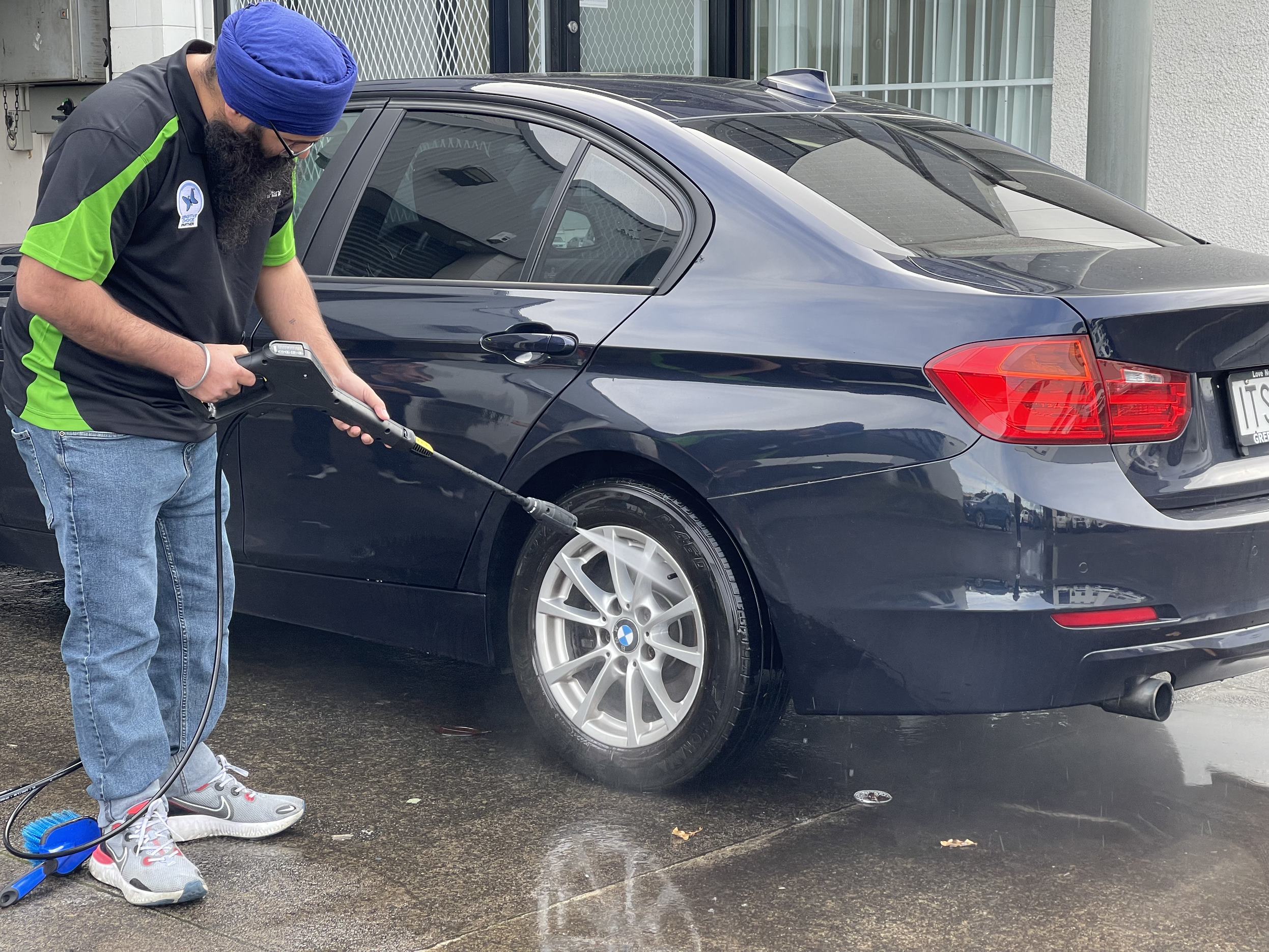 What does detailing a car involve? Clean Car Valet Services AKL