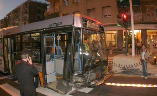 Amt Genova, Se Gli Autisti Pagano Per Gli Incidenti – Clickmobility 400_x_655_jpg
