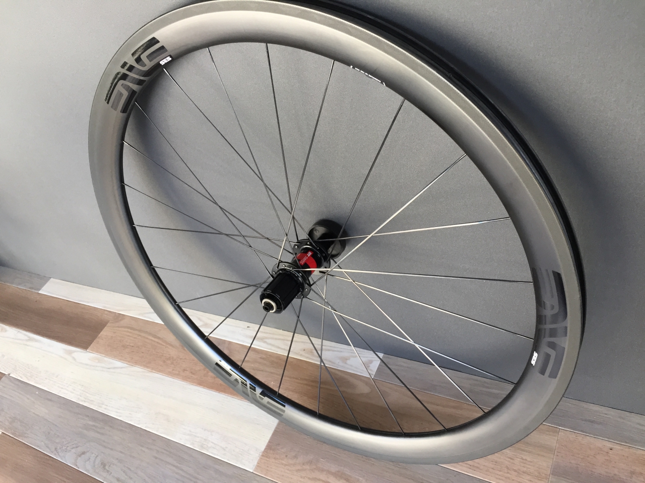 ロードバイクに軽量・高剛性カーボンホイール ENVE SES3.4入荷しました。 Climb