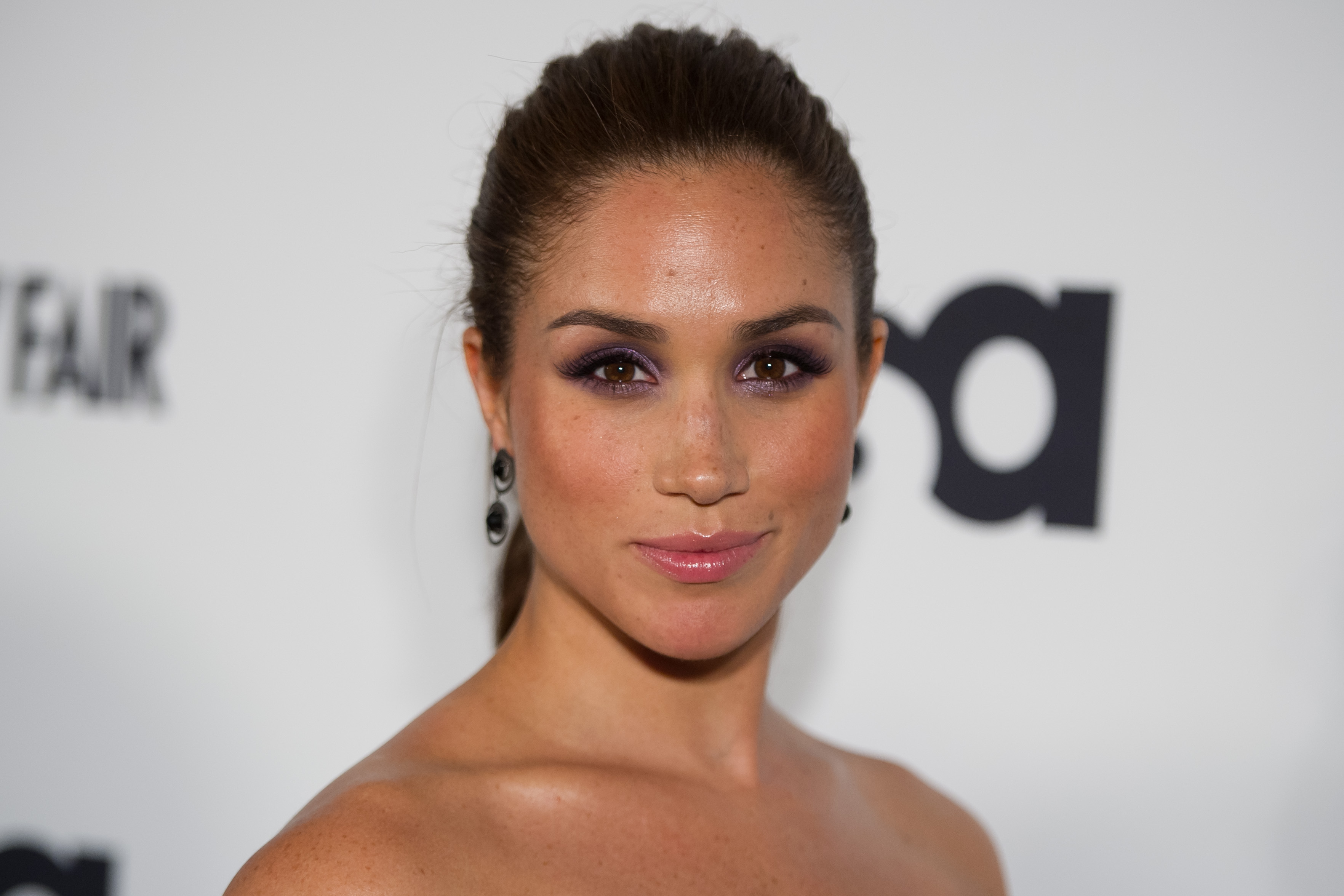 Meghan markle & trevor engelson marriage: Meghan Markle Had British Secret Service With Her On Suits Set