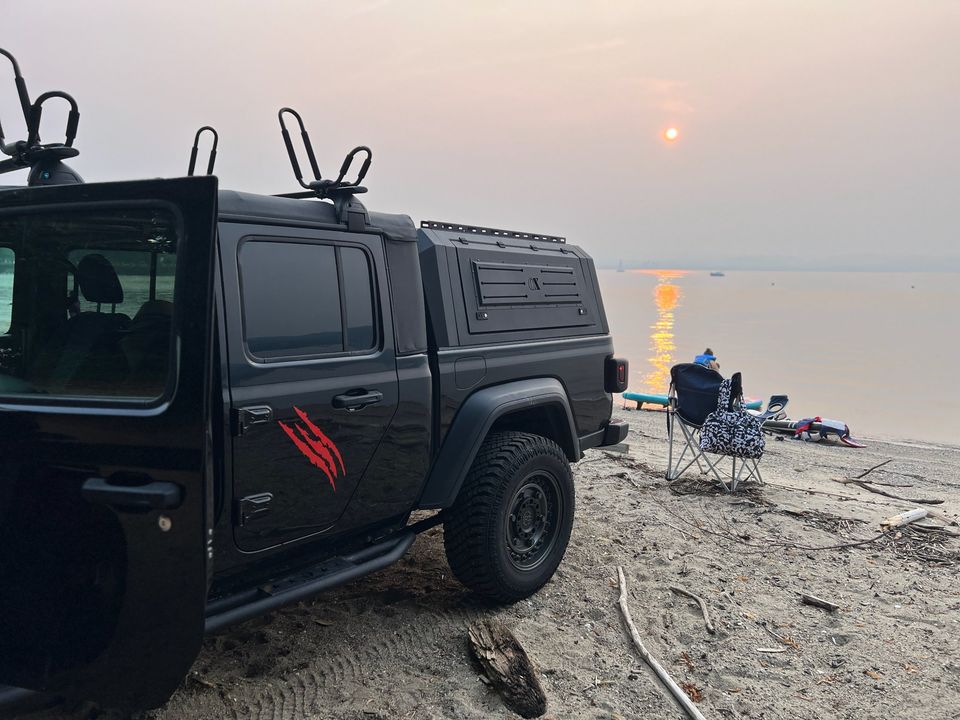 Jeep Gladiator Steel Bed Cap CloudPixel