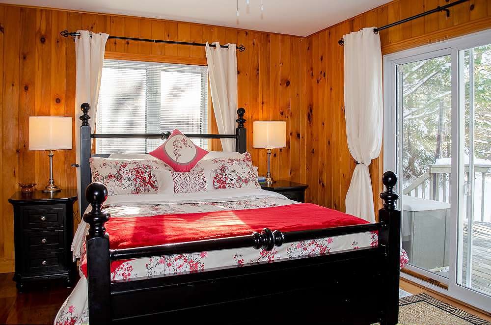 Mapleview Cloyne, ON CottageLINK Rental Management