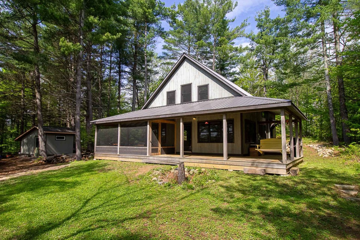 Oconto Lake Retreat Sharbot Lake, ON CottageLINK Rental Management