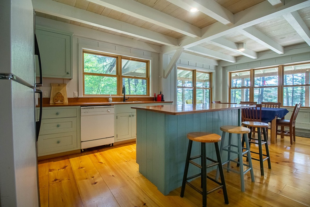 Oconto Lake Retreat Sharbot Lake, ON CottageLINK Rental Management