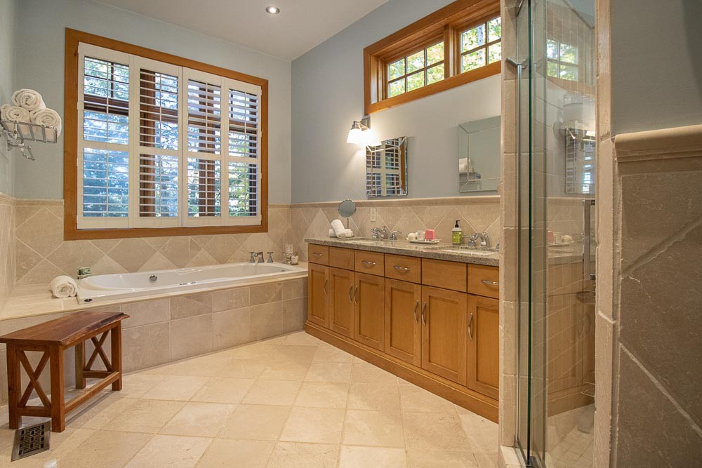 Lulu's Repose Ahmic Harbour, ON CottageLINK Rental Management