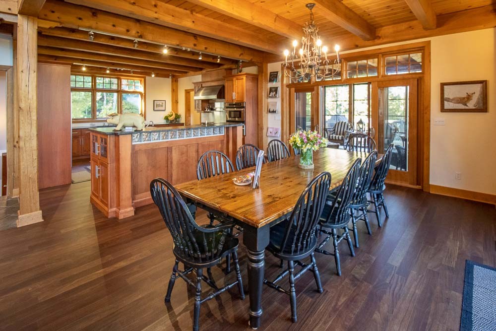 Lulu's Repose Ahmic Harbour, ON CottageLINK Rental Management