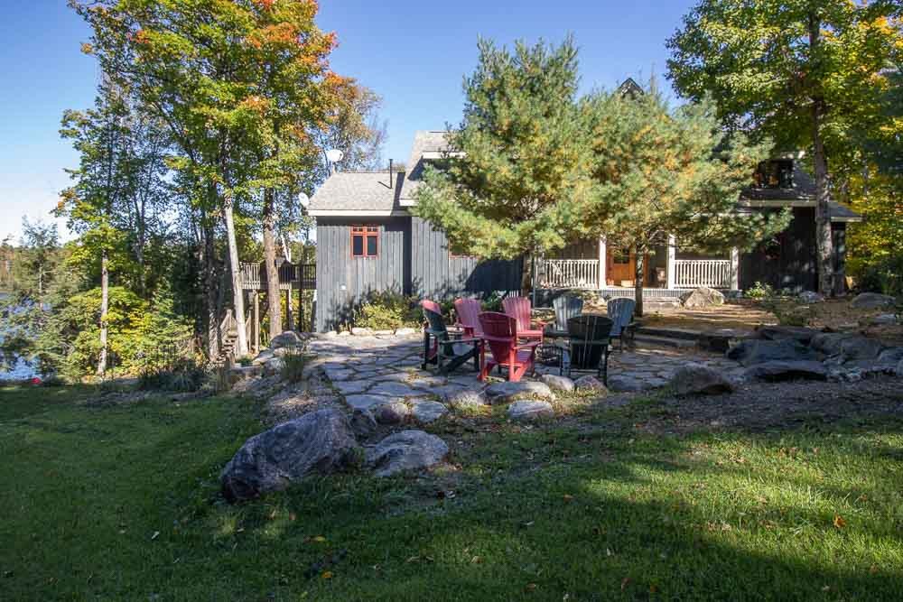 Lulu's Repose Ahmic Harbour, ON CottageLINK Rental Management