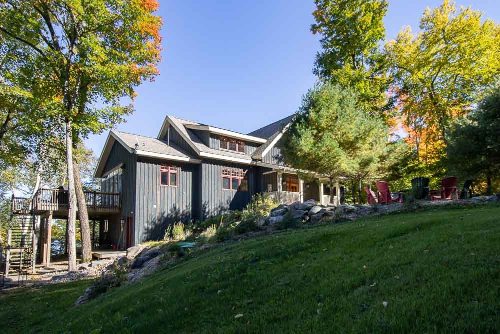 Lulu's Repose Ahmic Harbour, ON CottageLINK Rental Management