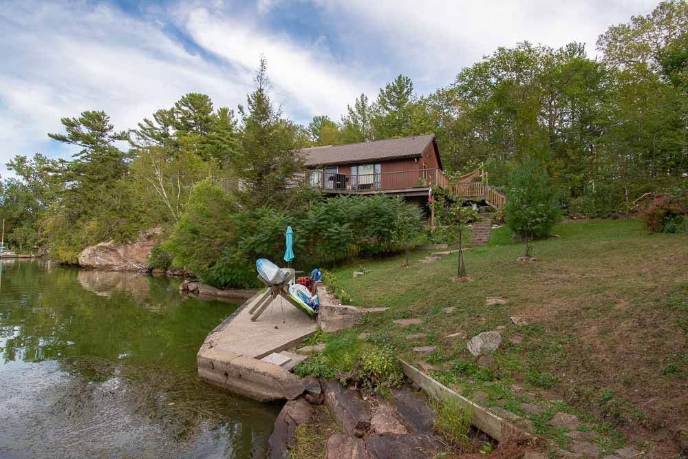 Pine Point Cottage South Frontenac, ON CottageLINK Rental Management