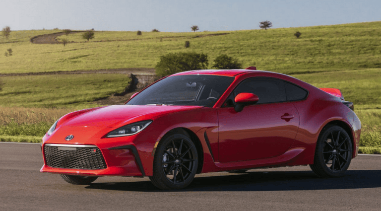 The Lexus UC is the Luxury Answer to the Toyota GT86 ClubLexus