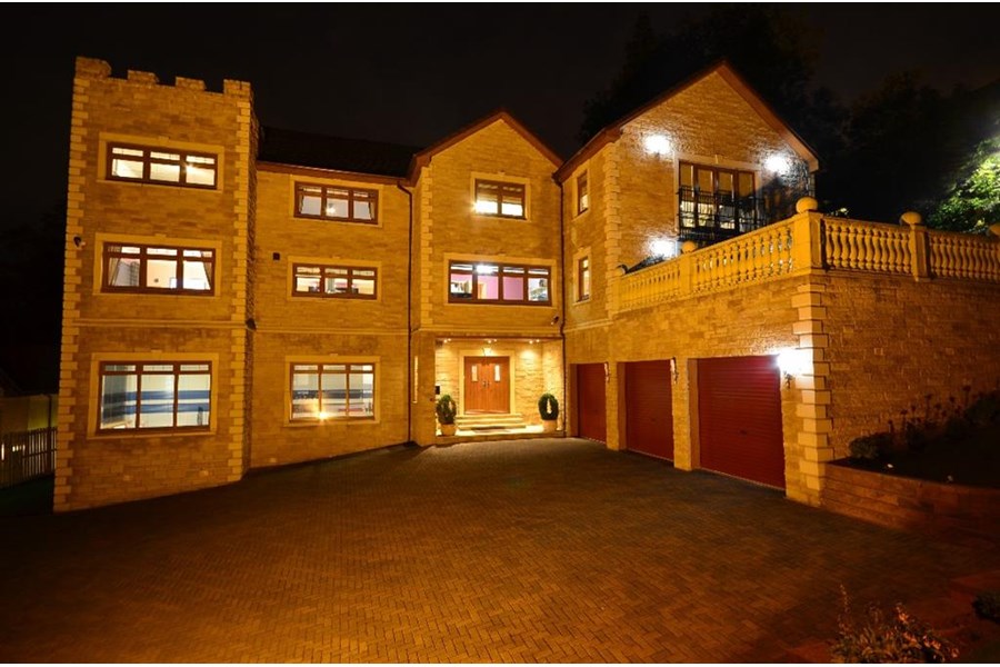 Unique Homes Orchard House in Bothwell Clyde Property