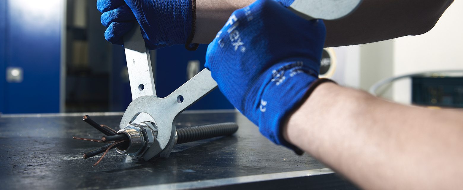 CABLEGLANDTIGHTENING CMP Products Limited