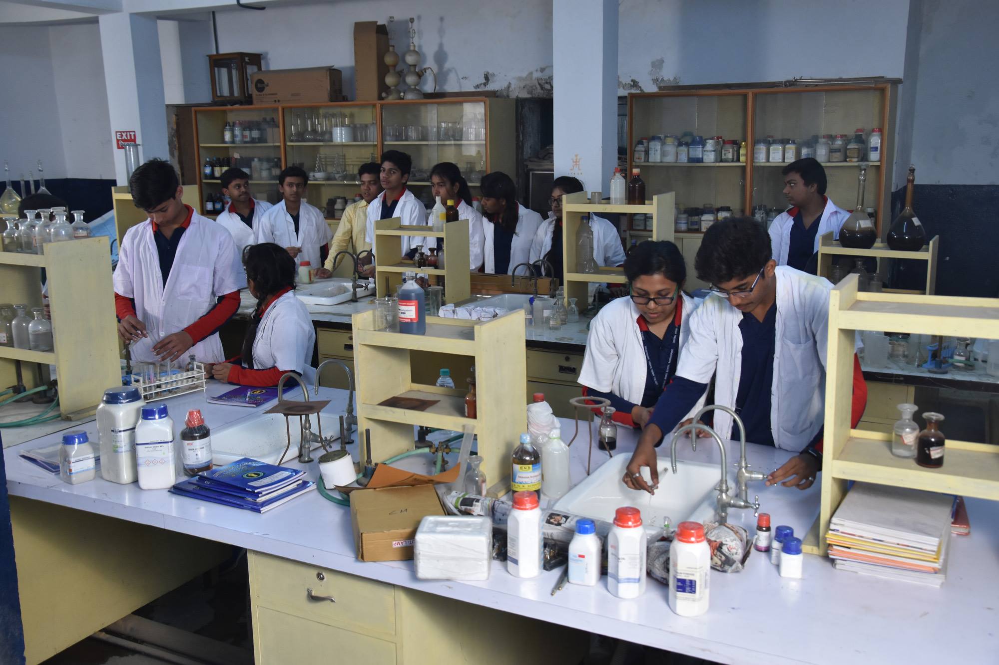 Science laboratory Central model school CBSE School in Barrackpore
