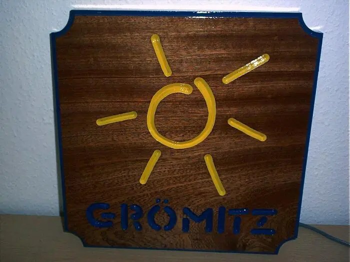 Holz gravieren CNC Holzgravur mit Schrift und 3D Relief
