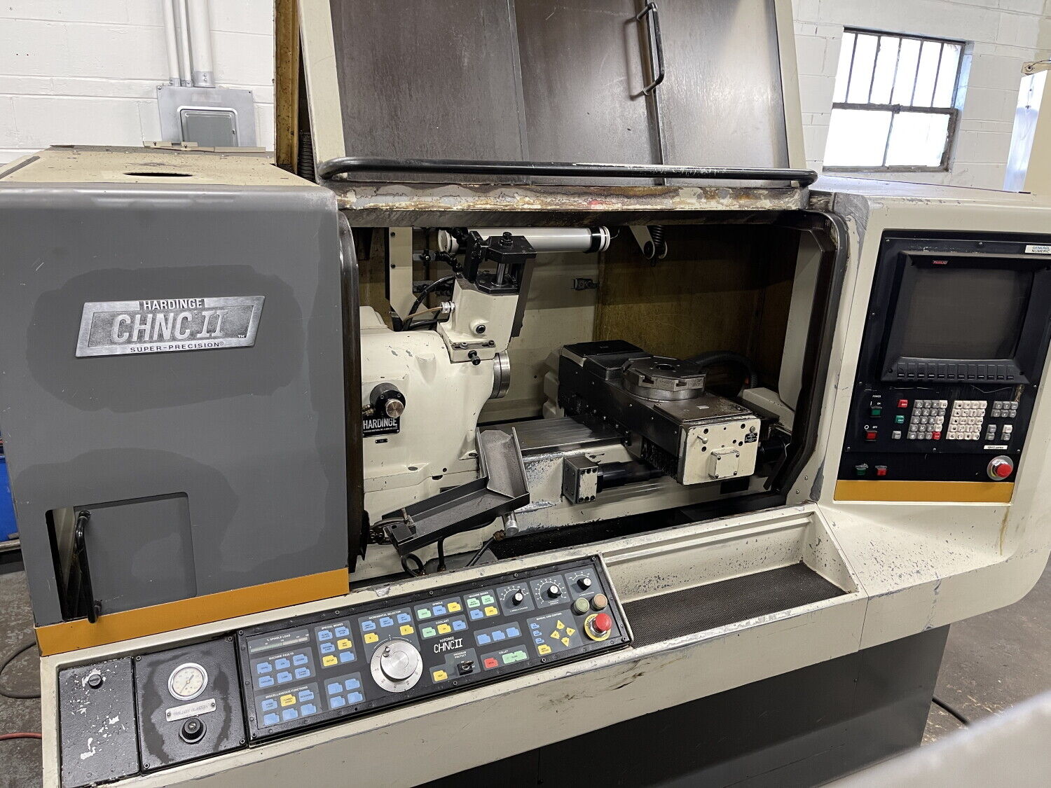 Hardinge CHNC 2 CNC Lathe with Bar Feed