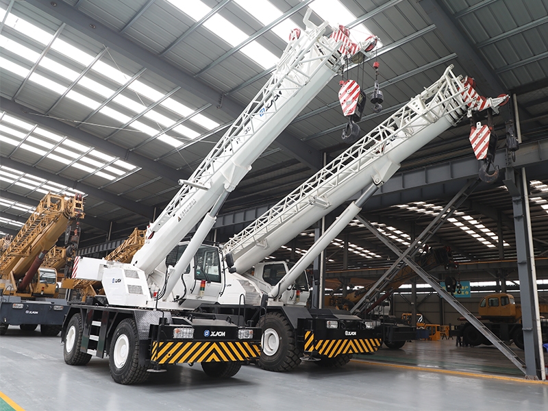 What Is A Rough Terrain Crane? How Does It Work?