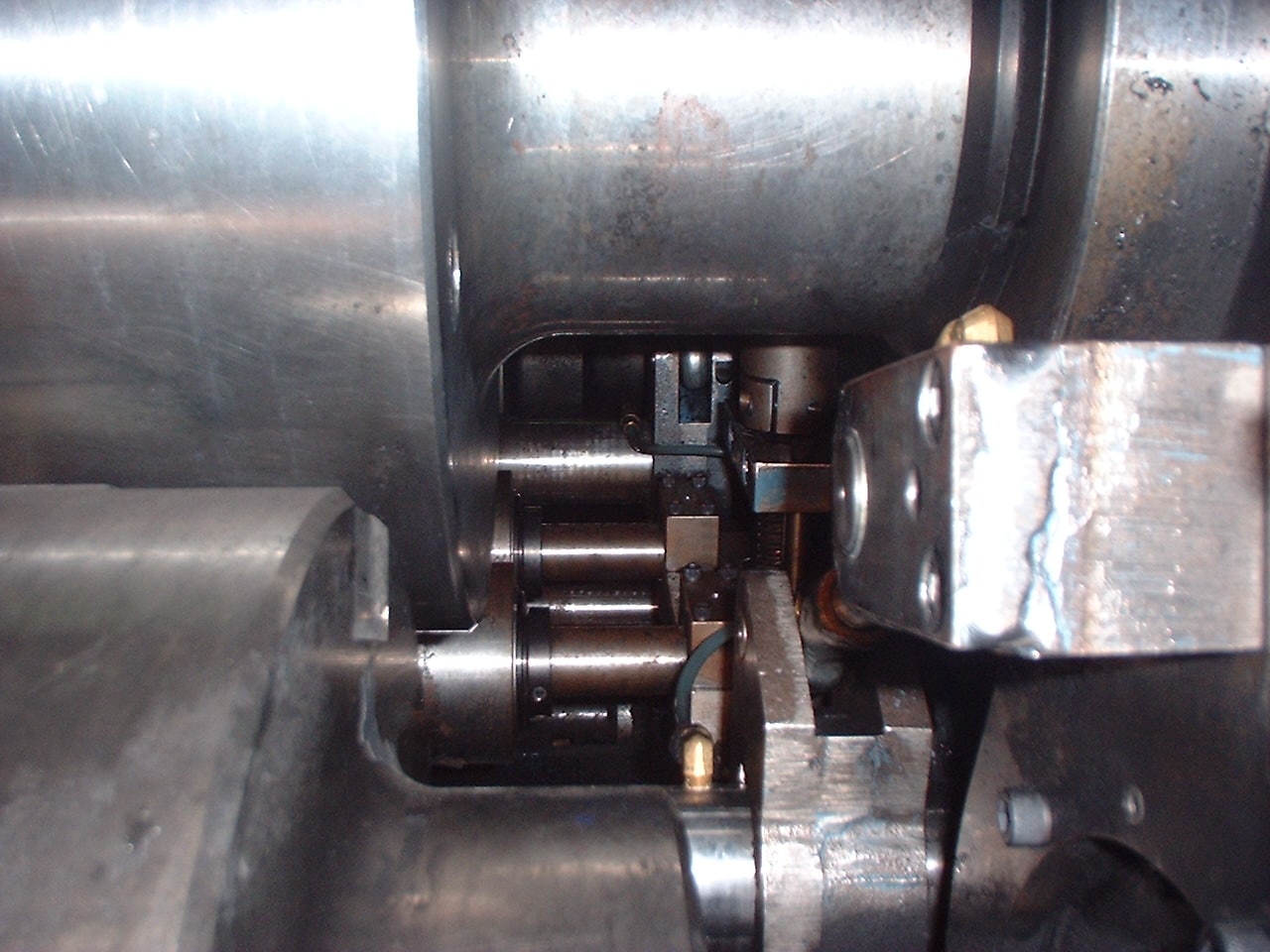 Electric Motor Cleaning & Restoration by CO2 Blasting