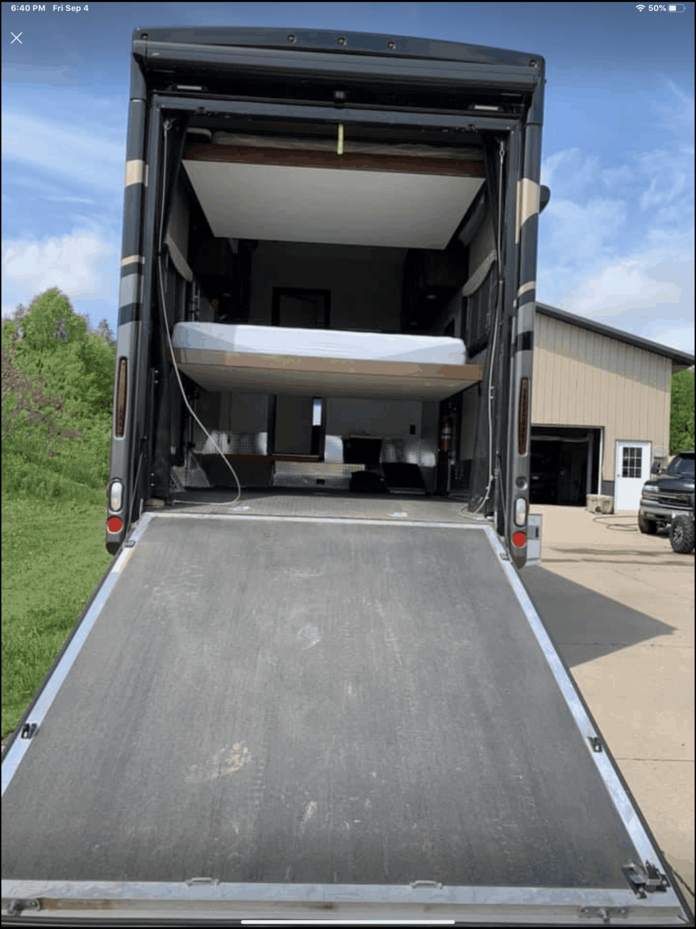 2018 39FT Outlaw 37BG For Sale in EAU CLAIRE Coach Viewer