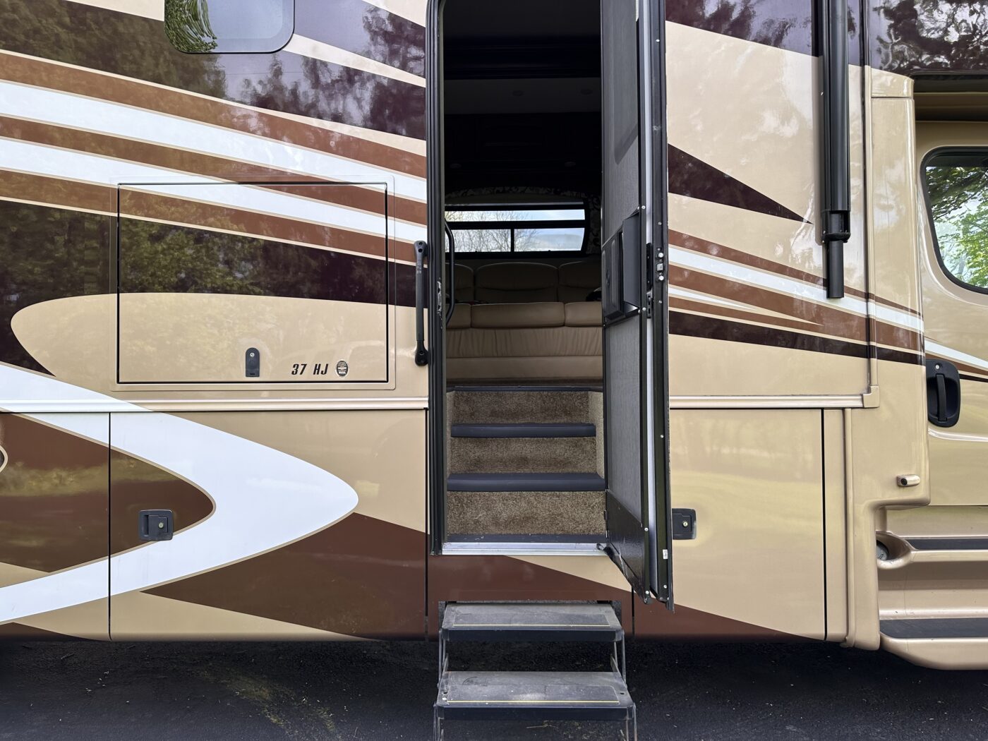 2015 39FT Jayco Seneca 37HJ For Sale In London, Ohio Coach Viewer