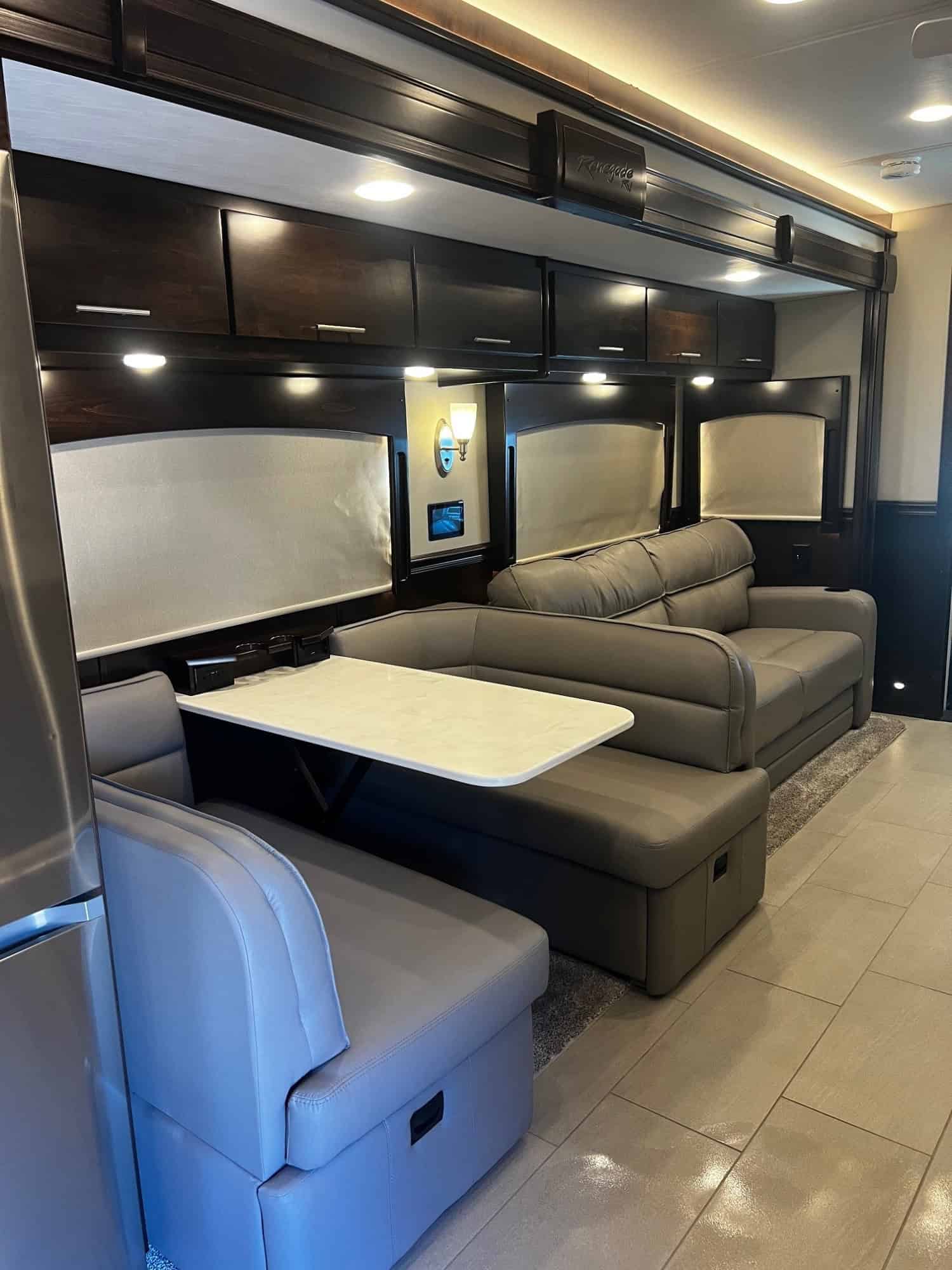 2023 45' Renegade Classic 45CMR For Sale In Tucson, Arizona Coach Viewer