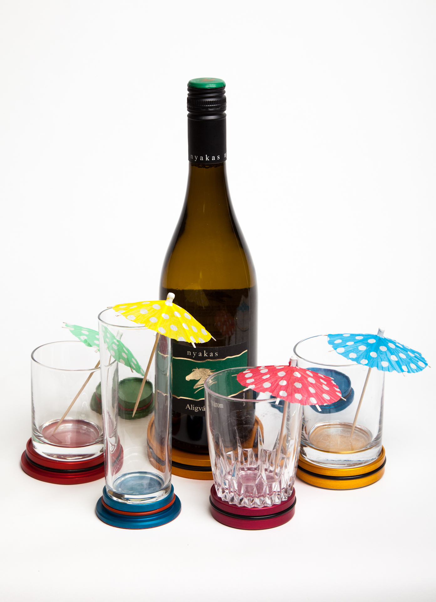 Coaster Cooler keeps your drink cold