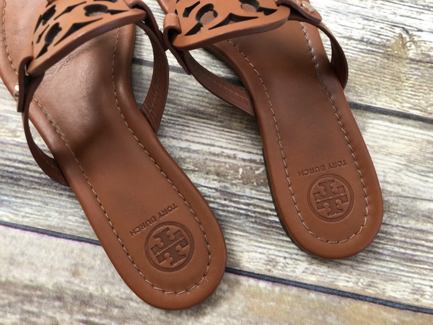 Top 30+ imagen how to clean tory burch leather Thptnganamst.edu.vn